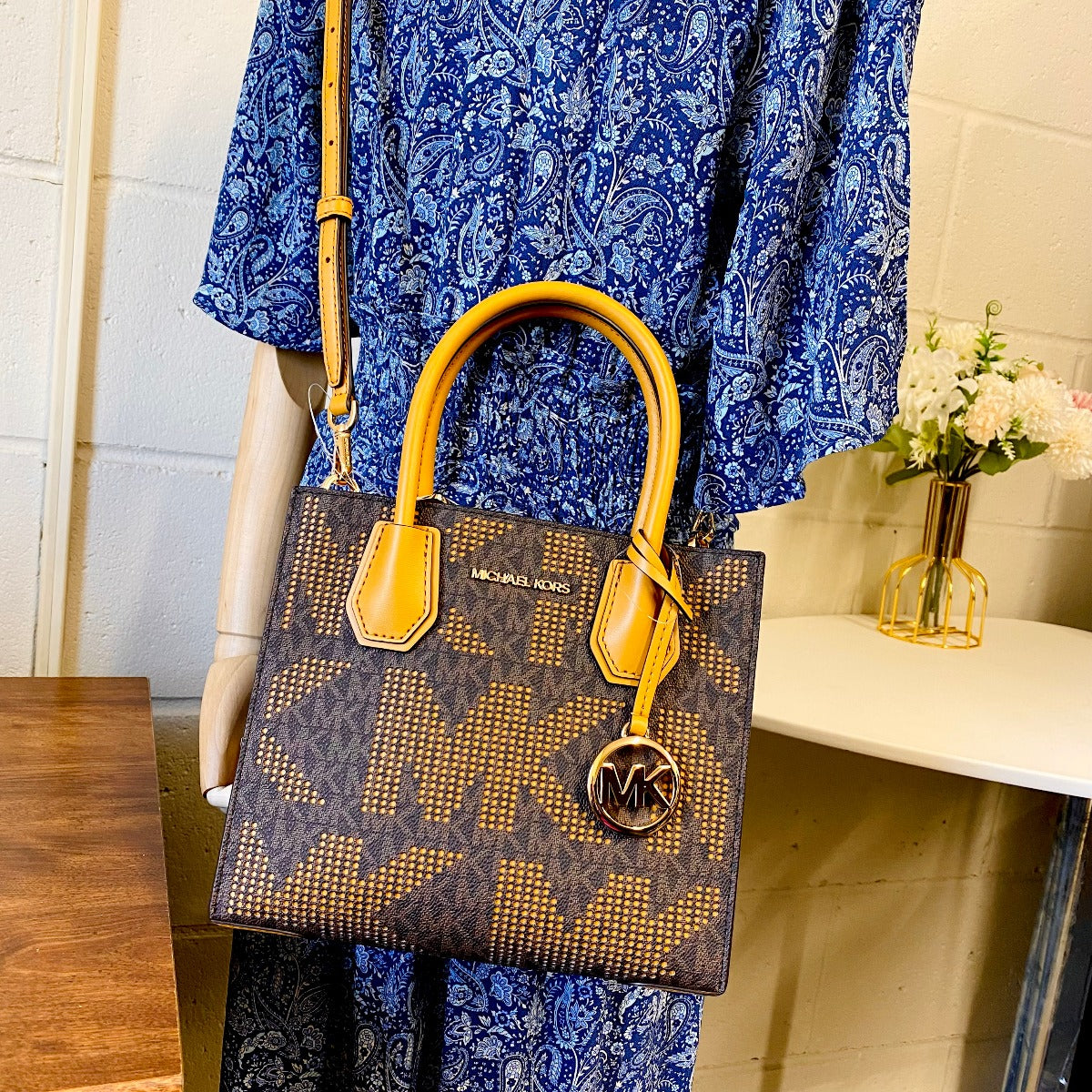 MICHAEL KORS 35F1GM9M2I MERCER MEDIUM MESSENGER SATCHEL BAG MK SIGNATURE MARIGOLD MICHAEL KORS 35F1GM9M2I MERCER MEDIUM MESSENGER SATCHEL BAG MK SIGNATURE MARIGOLD